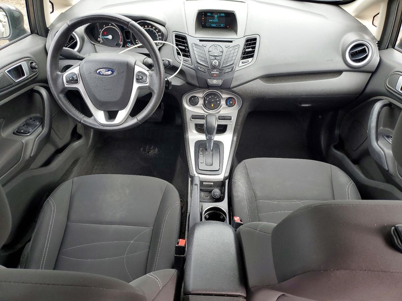 2016 FORD FIESTA SE photo 8