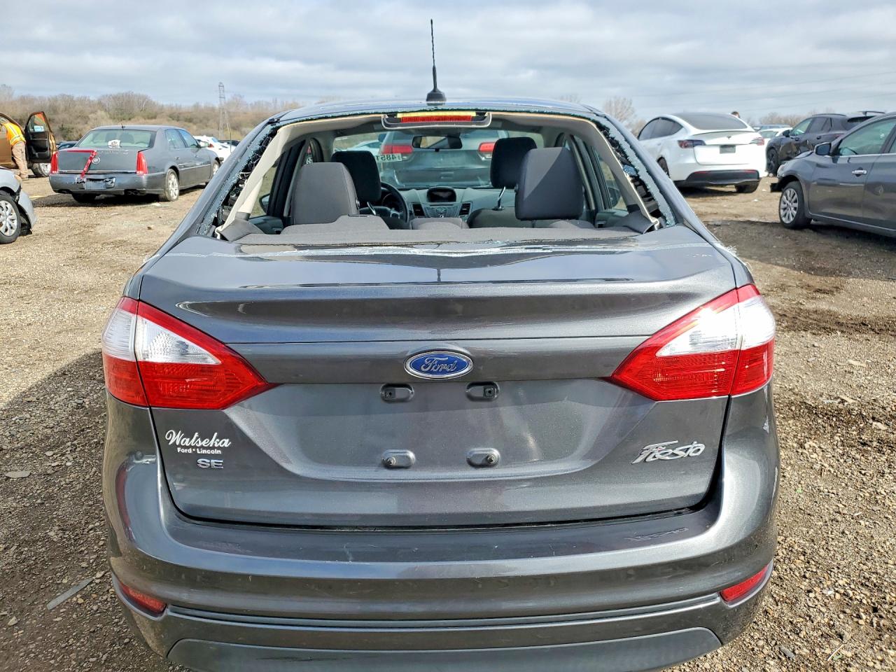 2016 FORD FIESTA SE photo 6