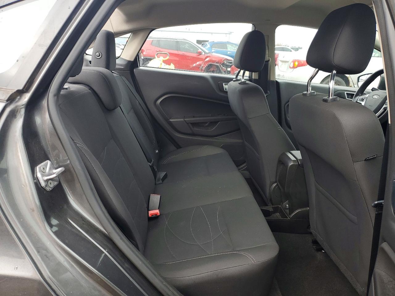 2016 FORD FIESTA SE photo 10