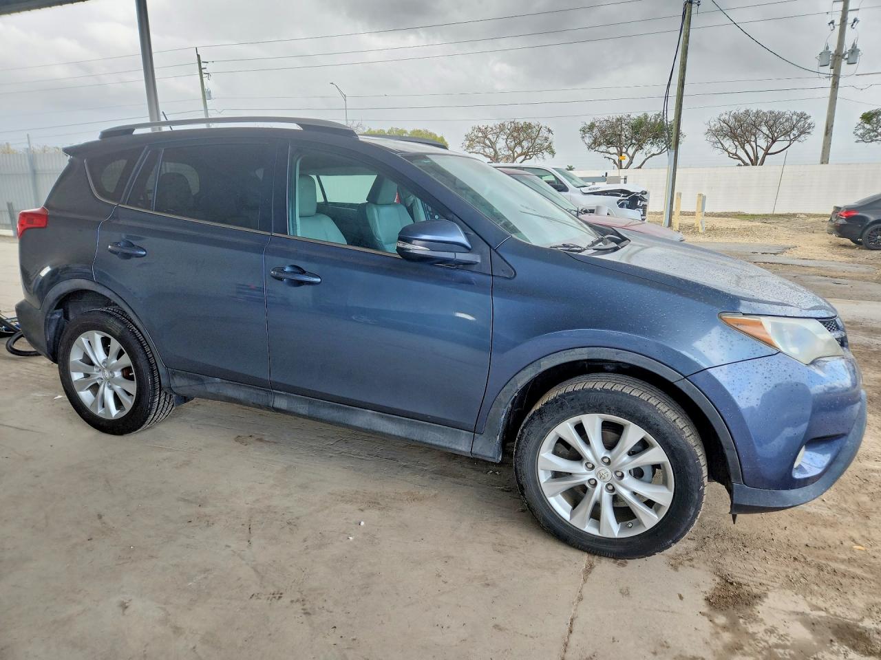 2013 TOYOTA RAV4 LIMITED photo 4