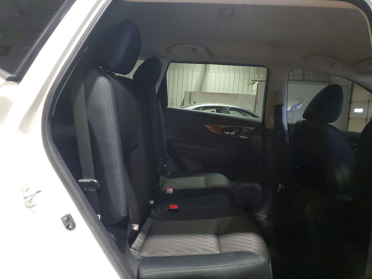 2017 NISSAN ROGUE SV photo 21
