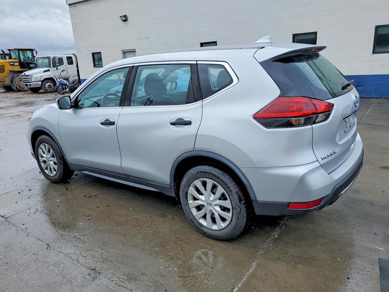 2018 NISSAN ROGUE S photo 3