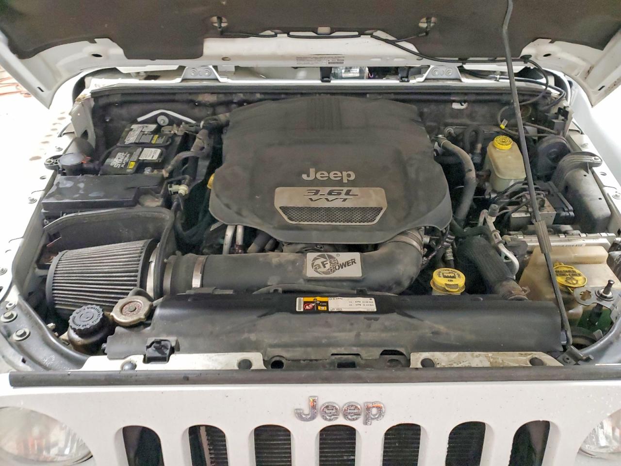 2013 JEEP WRANGLER UNLIMITED SAHARA photo 31