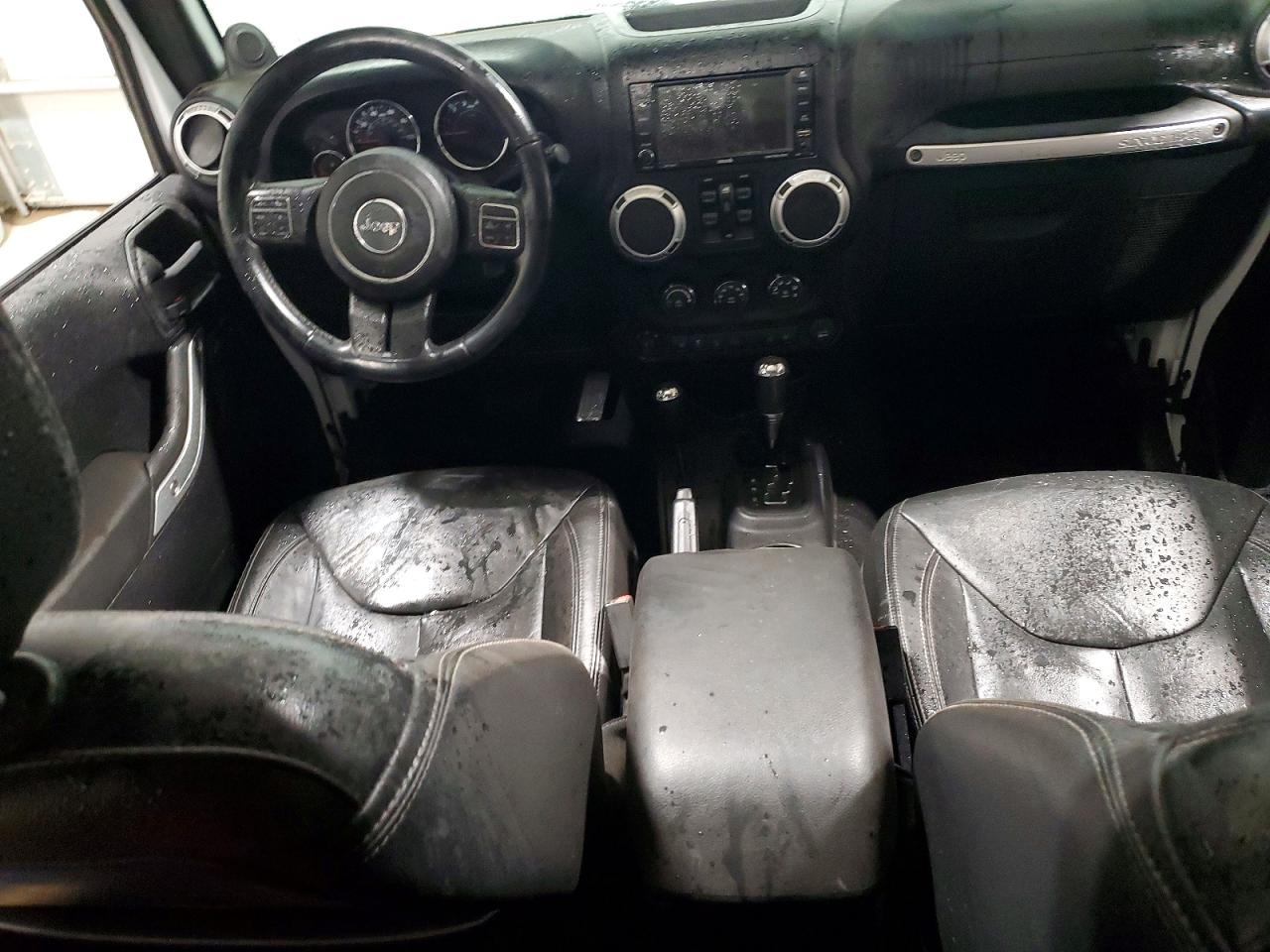 2013 JEEP WRANGLER UNLIMITED SAHARA photo 22