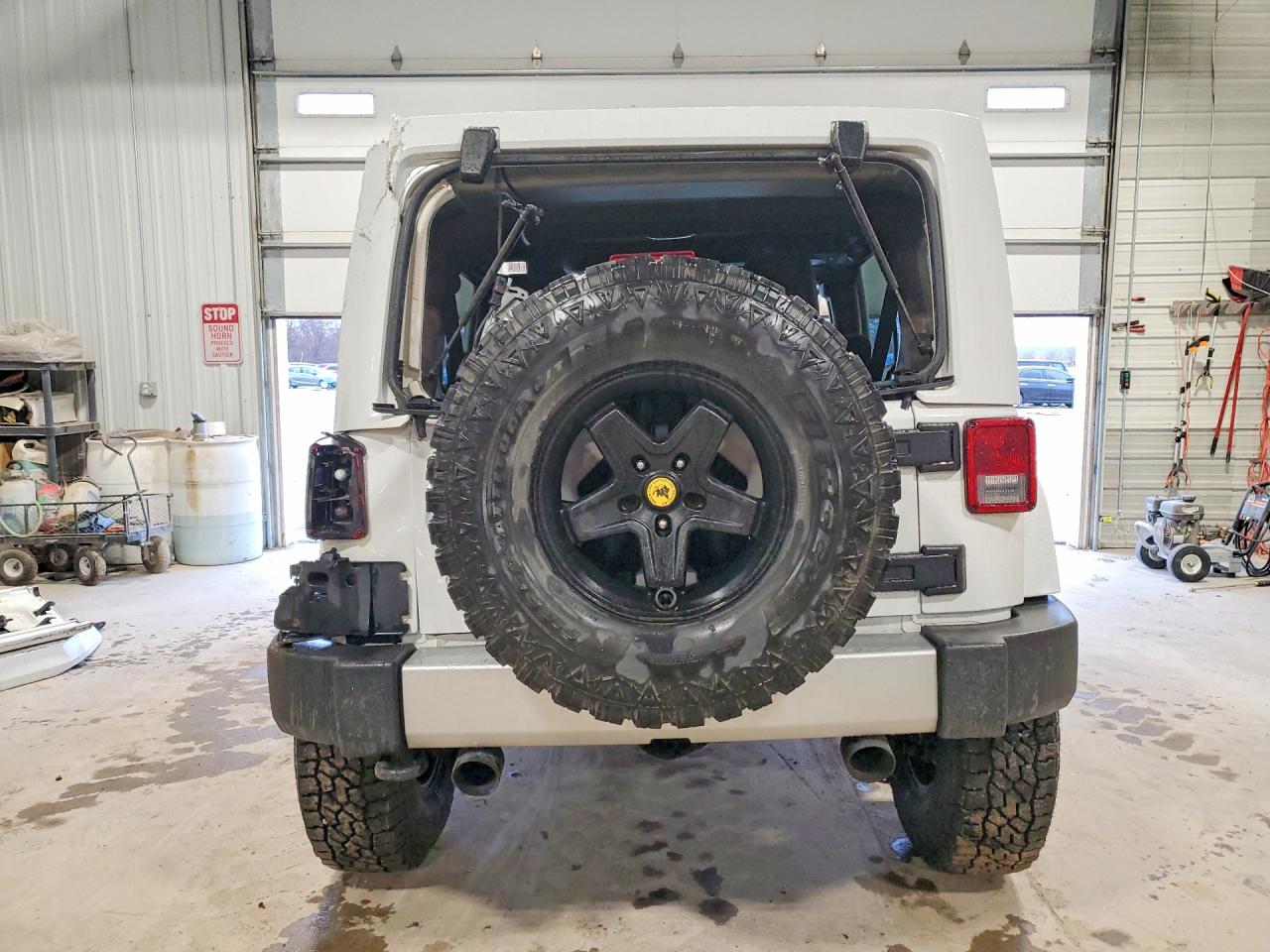 2013 JEEP WRANGLER UNLIMITED SAHARA photo 16