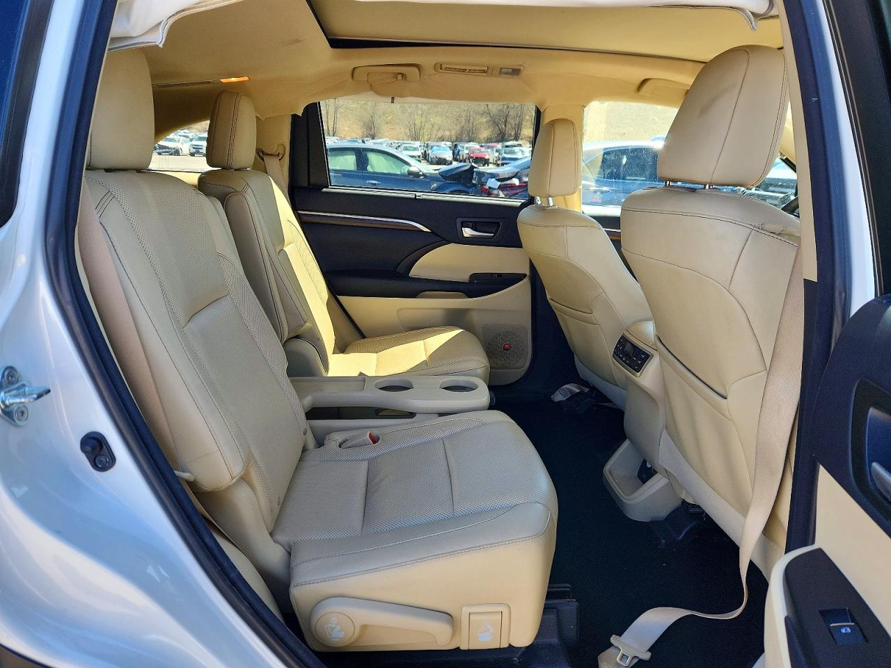 2016 TOYOTA HIGHLANDER LIMITED PLATINUM photo 31