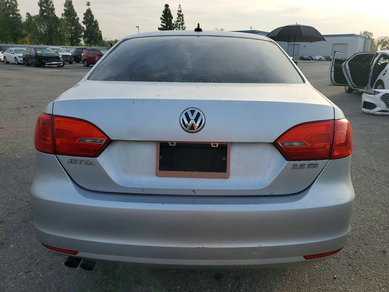 2012 VOLKSWAGEN JETTA SE photo 11