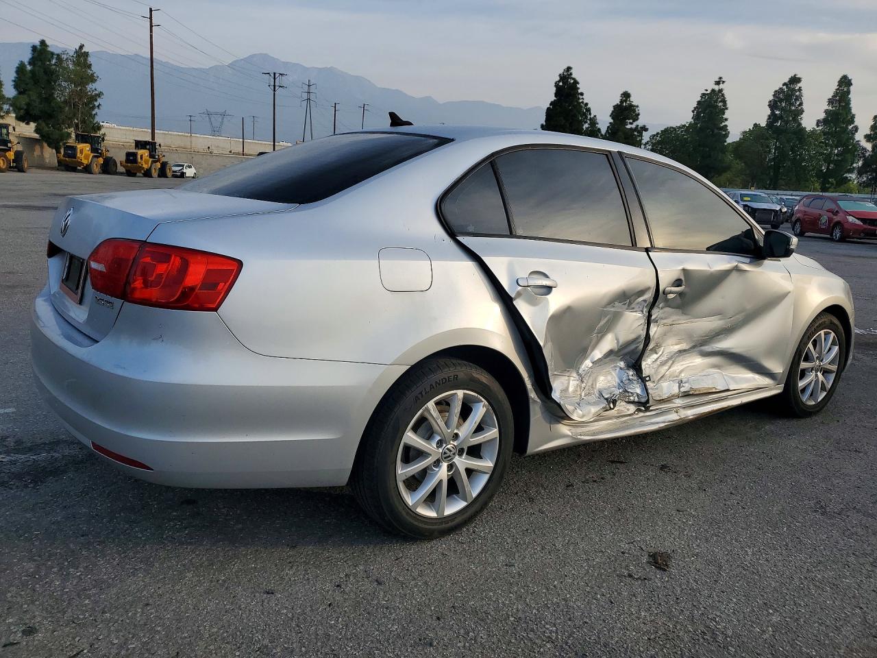2012 VOLKSWAGEN JETTA SE photo 5