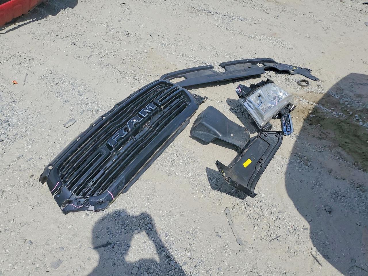 2021 RAM 1500 photo 34