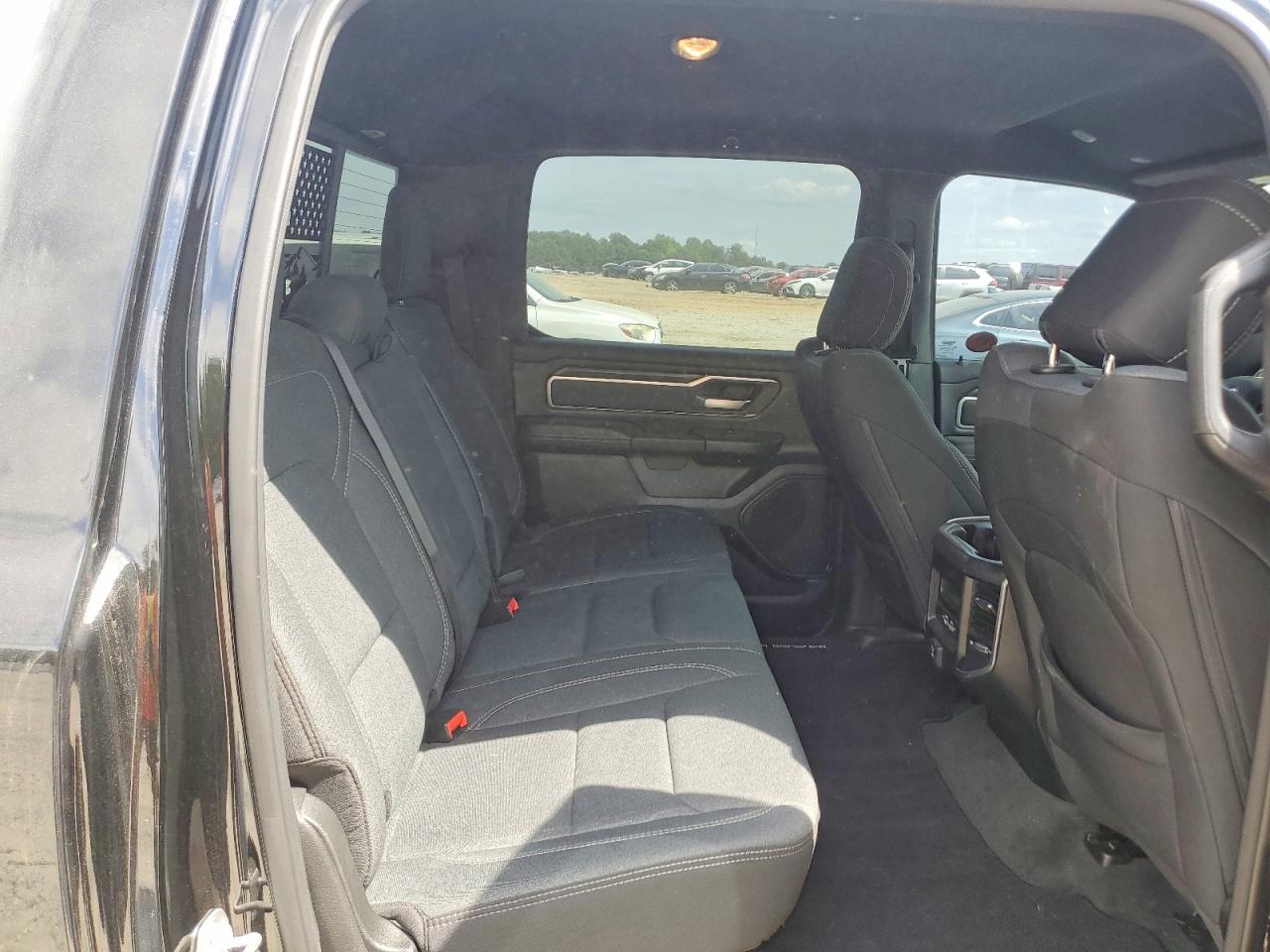 2021 RAM 1500 photo 28