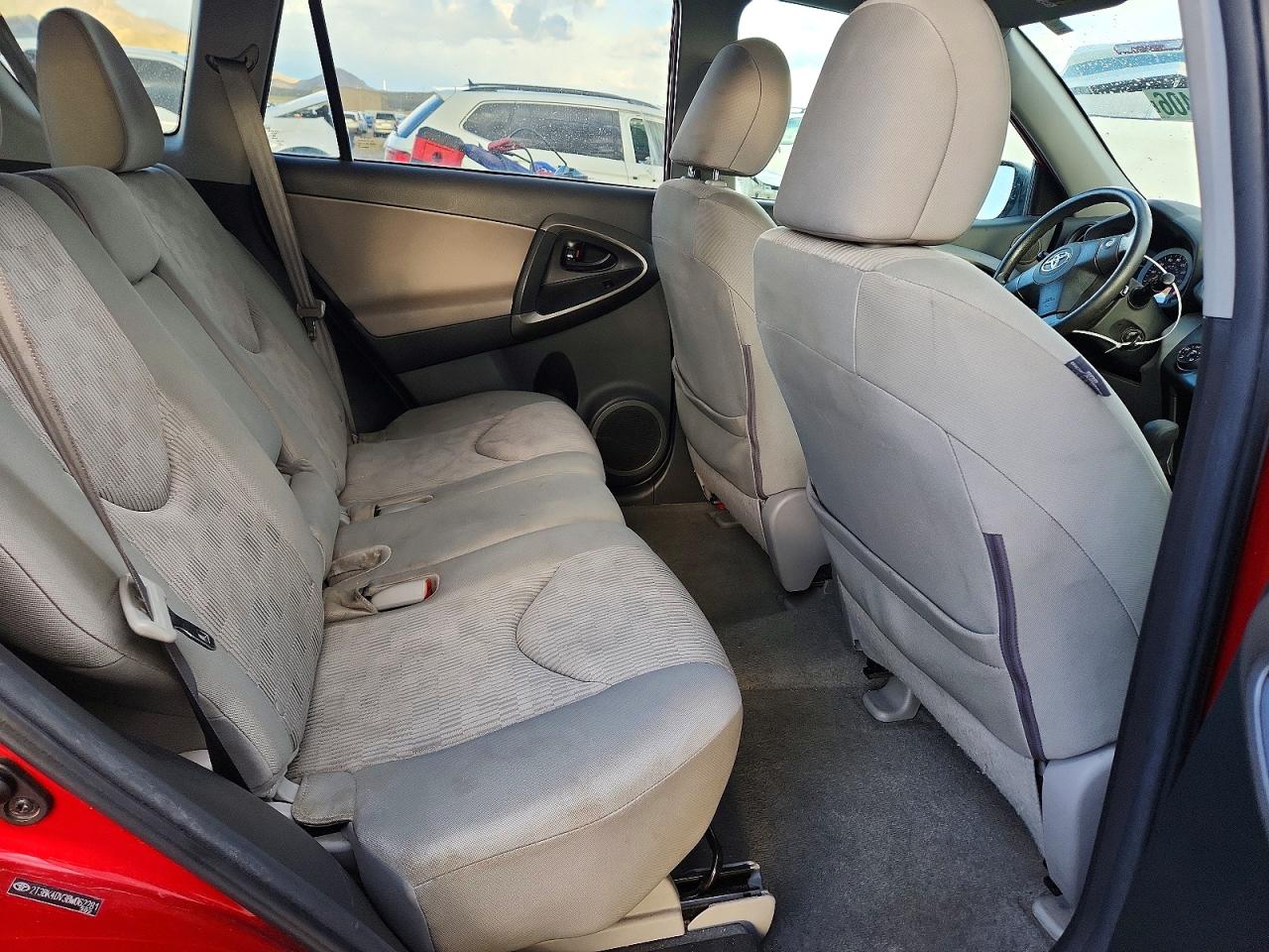 2011 TOYOTA RAV4 BASE photo 28