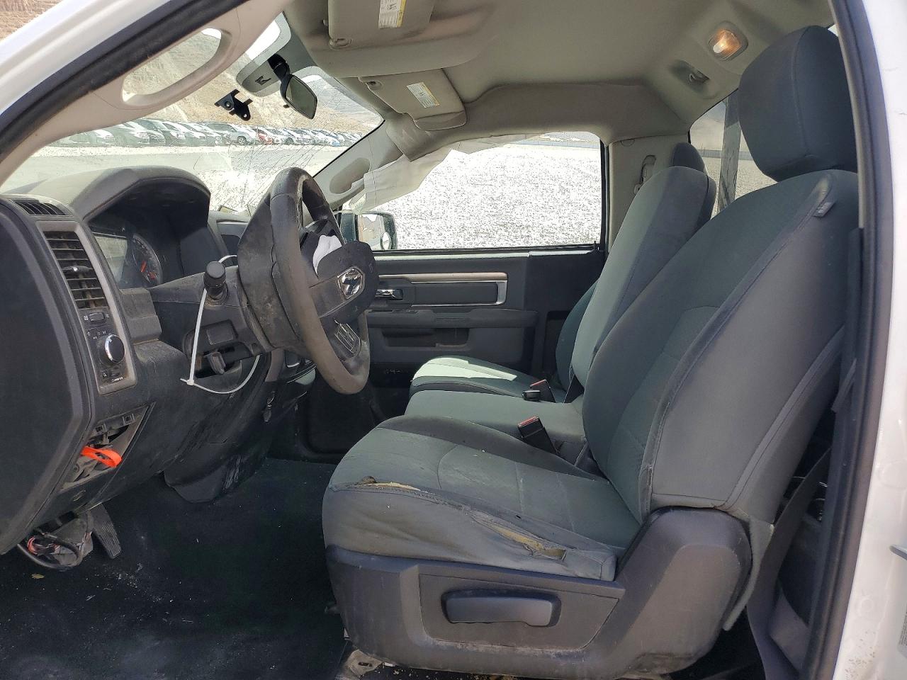 2016 RAM 1500 ST photo 7