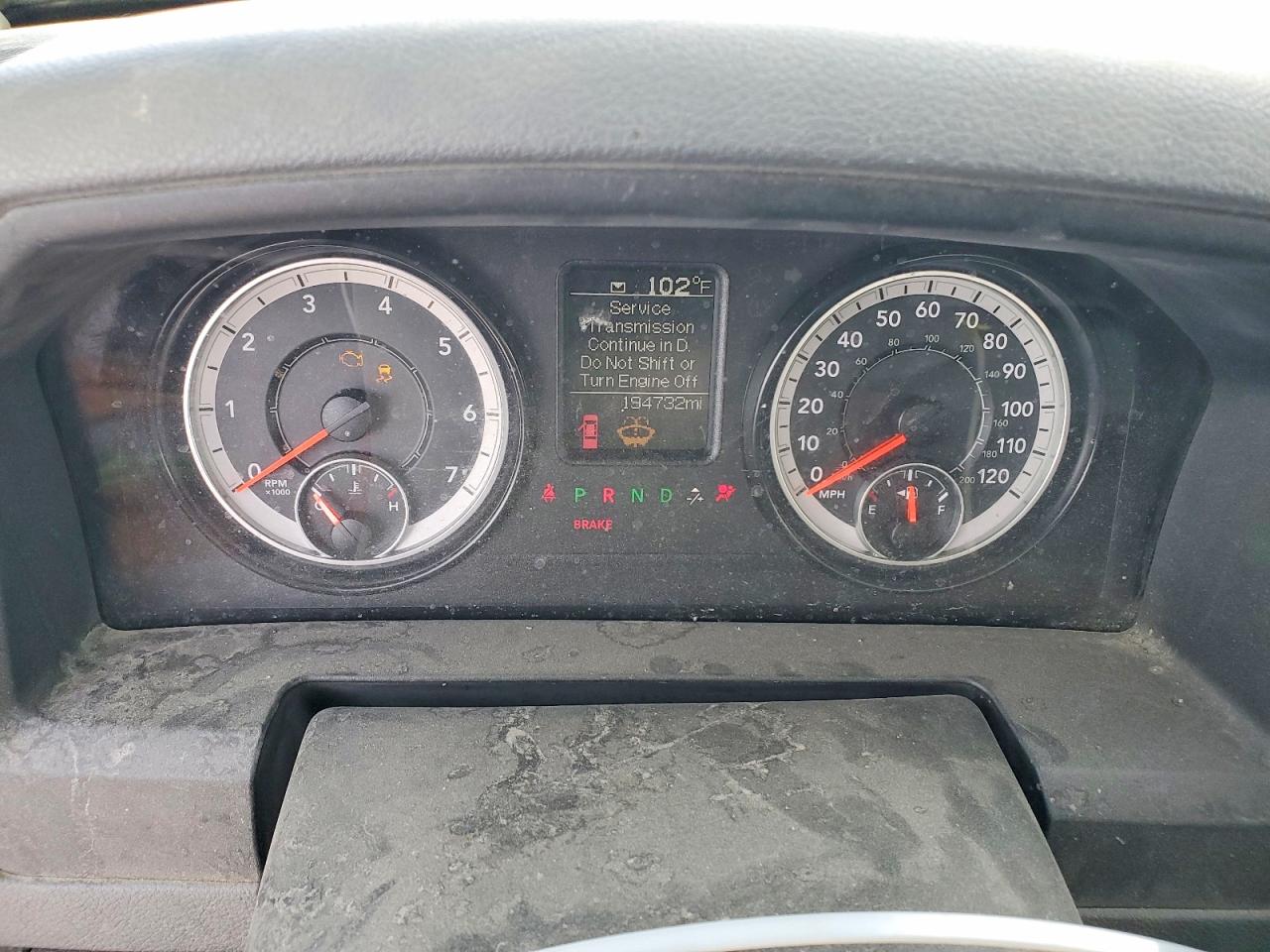 2016 RAM 1500 ST photo 9