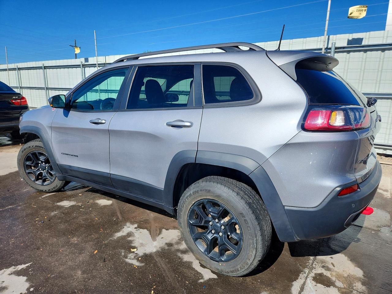 2019 JEEP CHEROKEE TRAILHAWK photo 3