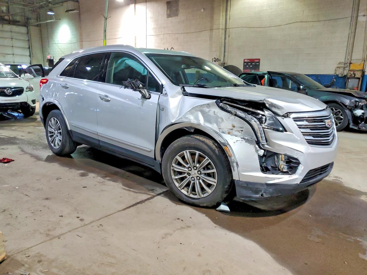 2017 CADILLAC XT5 LUXURY photo 4