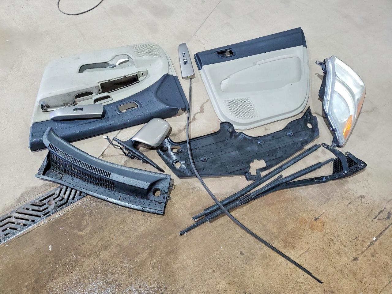 2009 TOYOTA PRIUS BASE photo 34