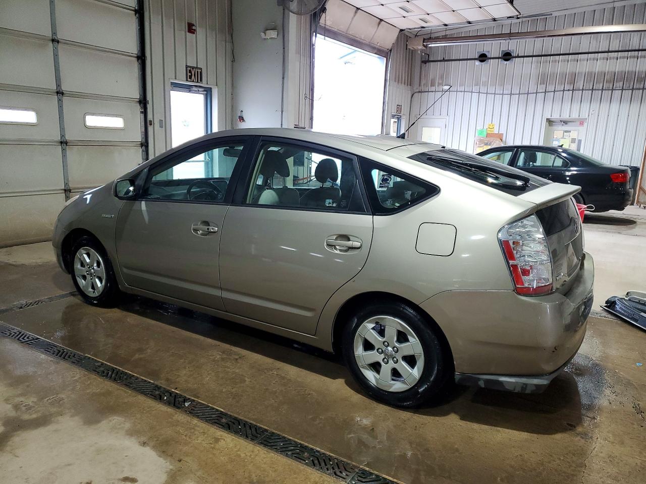 2009 TOYOTA PRIUS BASE photo 4
