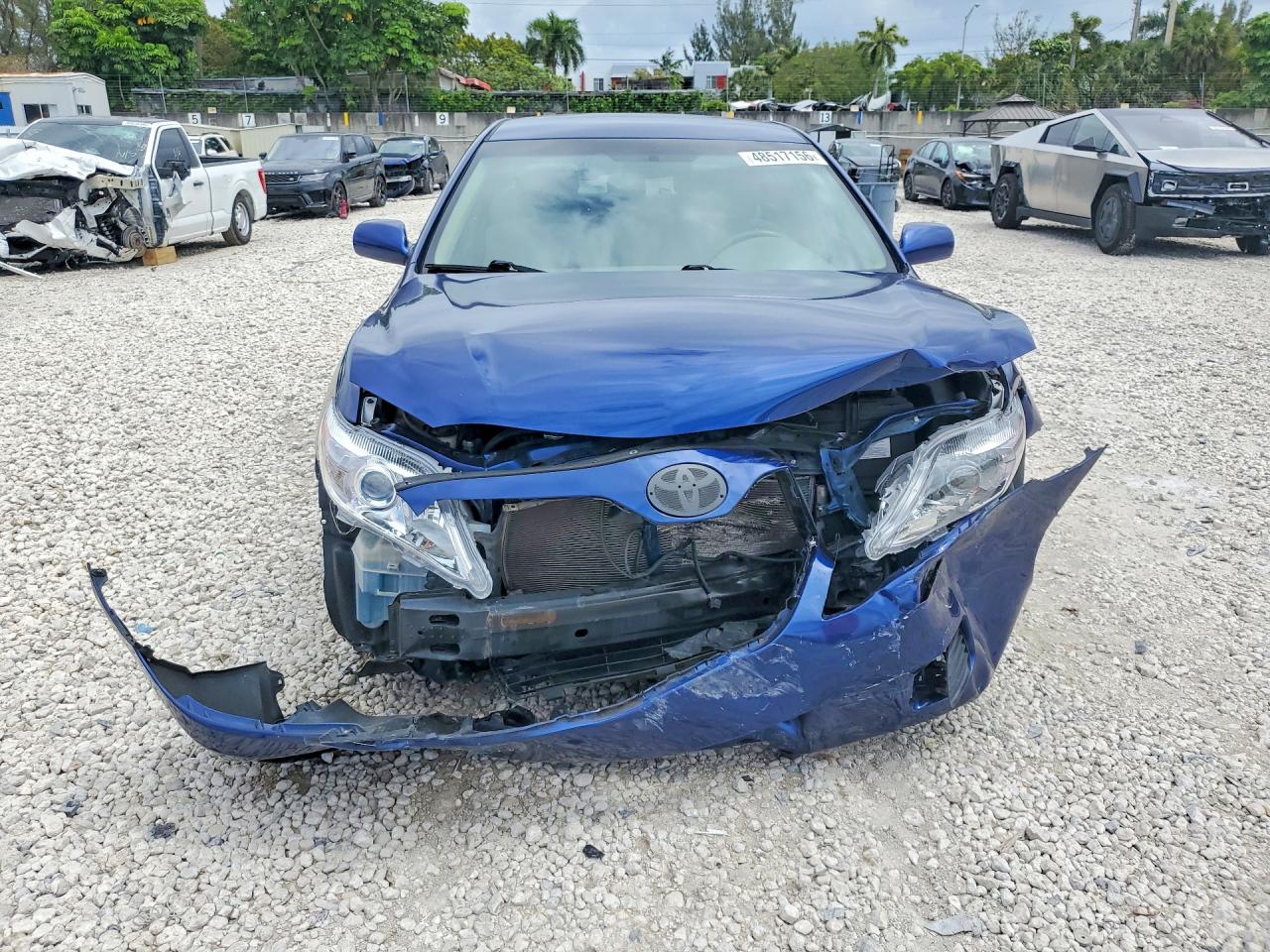 2010 TOYOTA CAMRY LE photo 9