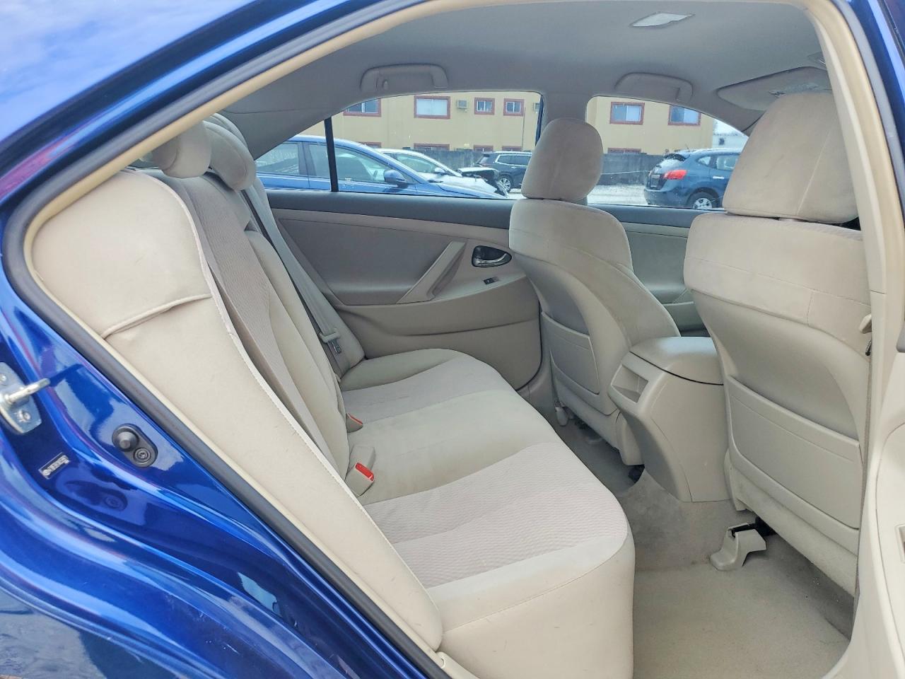 2010 TOYOTA CAMRY LE photo 19
