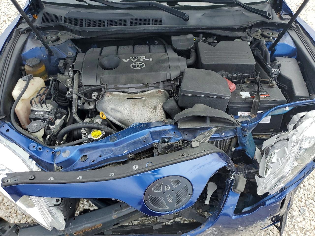 2010 TOYOTA CAMRY LE photo 21