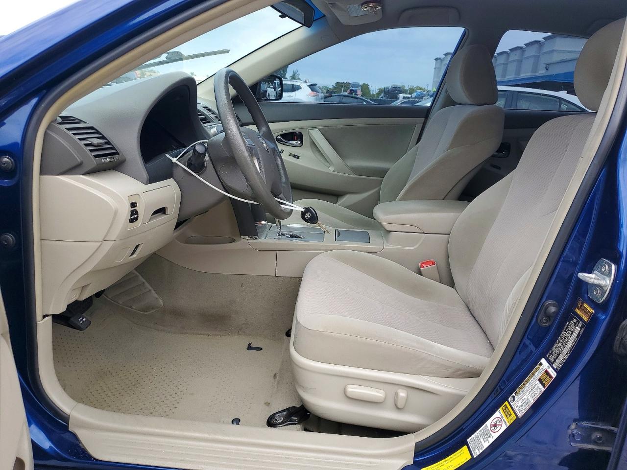 2010 TOYOTA CAMRY LE photo 13