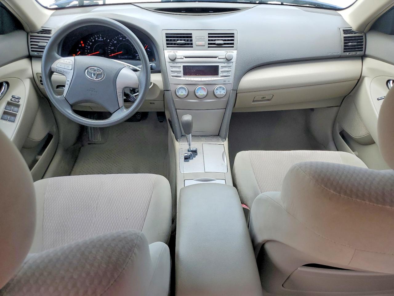 2010 TOYOTA CAMRY LE photo 15