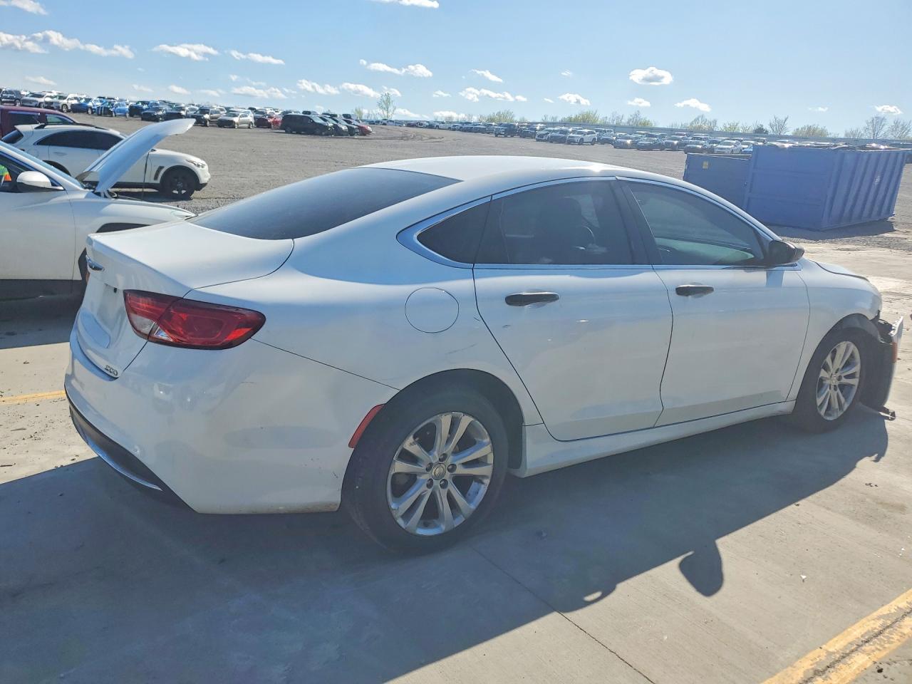 2016 CHRYSLER 200 LIMITED photo 5