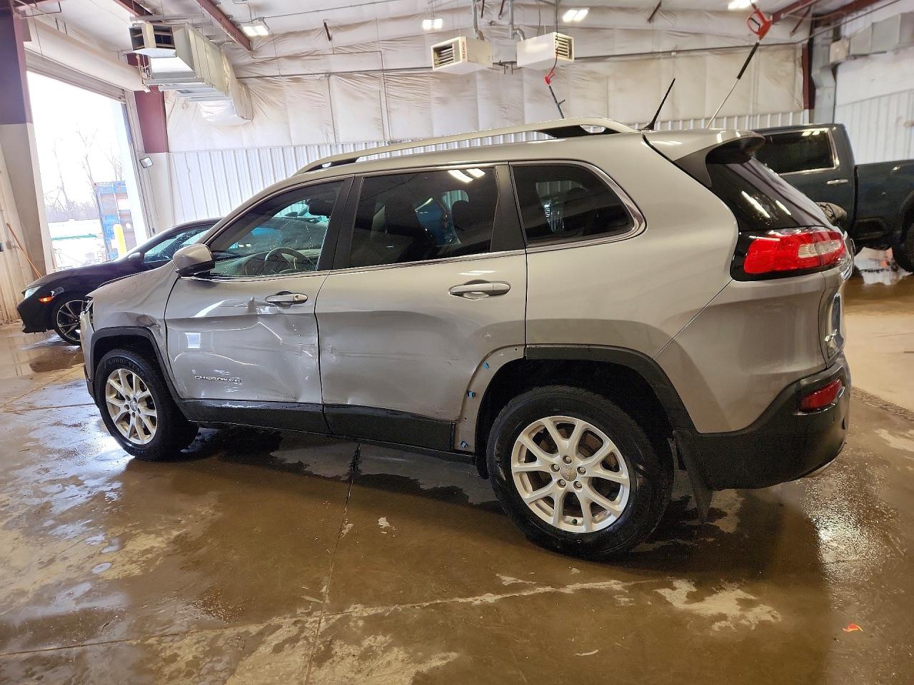 2015 JEEP CHEROKEE LATITUDE photo 4