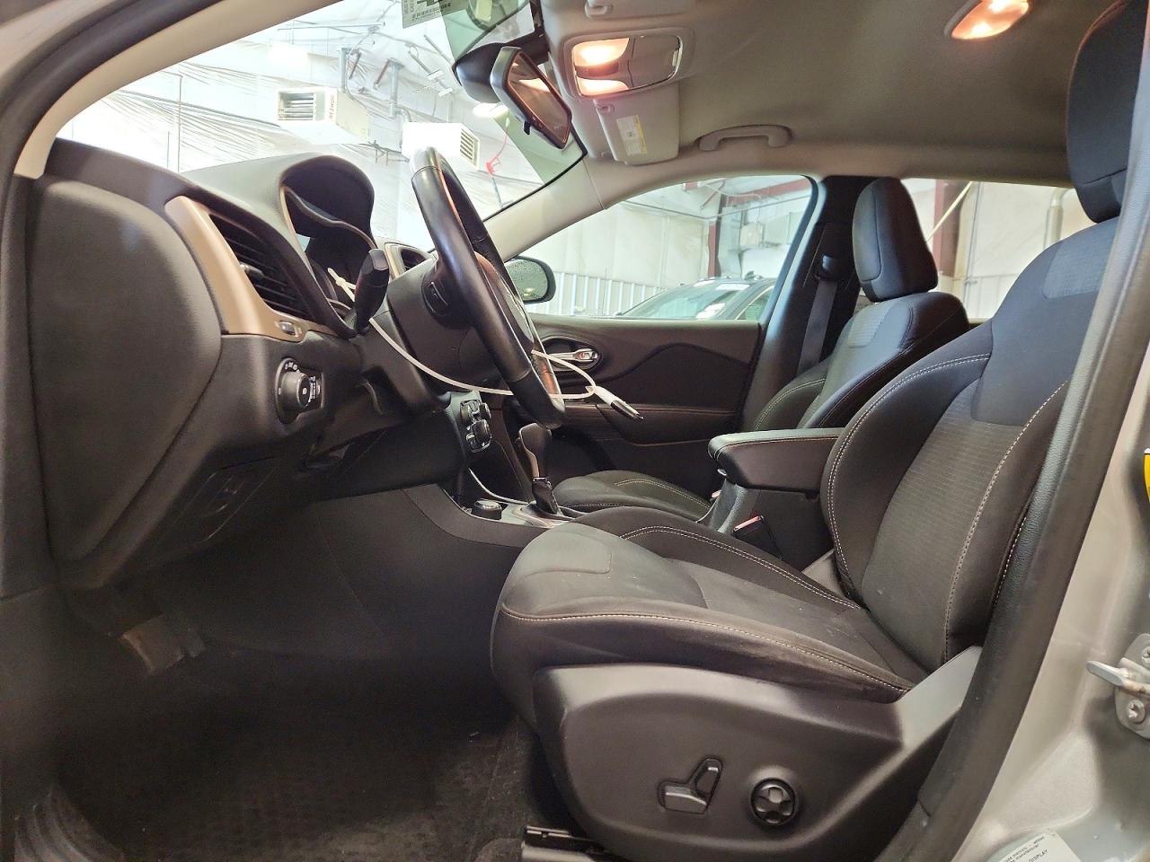 2015 JEEP CHEROKEE LATITUDE photo 19