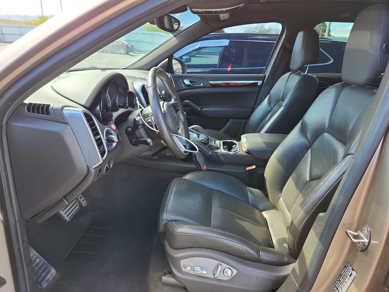2016 PORSCHE CAYENNE S photo 13