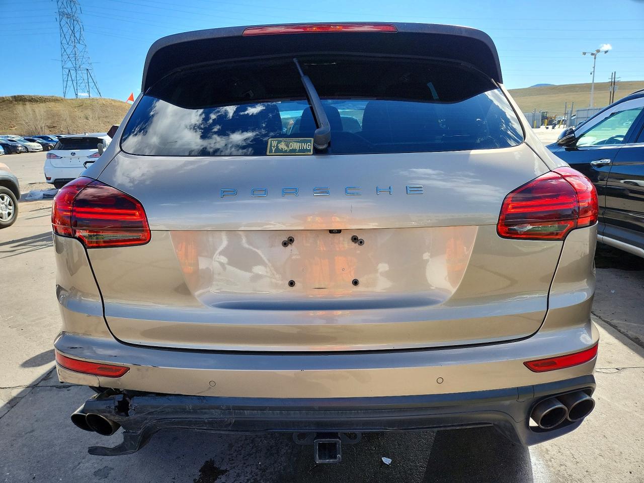 2016 PORSCHE CAYENNE S photo 11