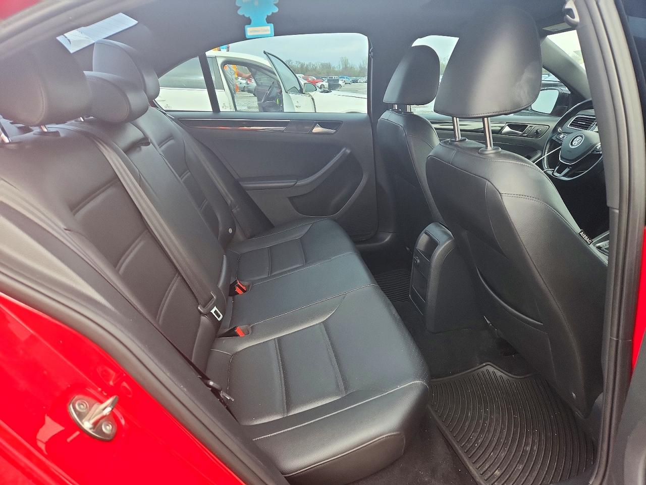 2018 VOLKSWAGEN JETTA SPORT photo 19