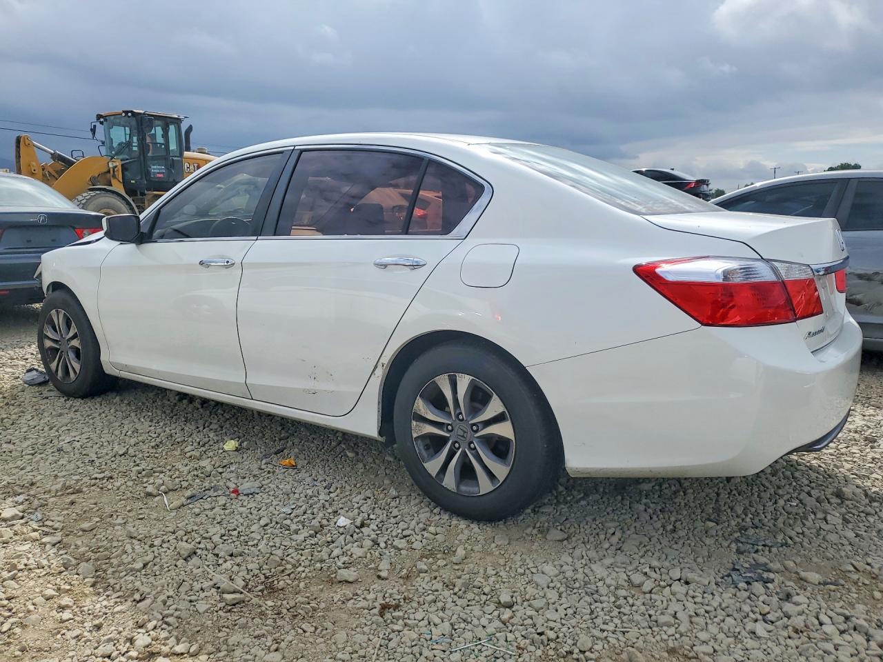 2015 HONDA ACCORD LX photo 3
