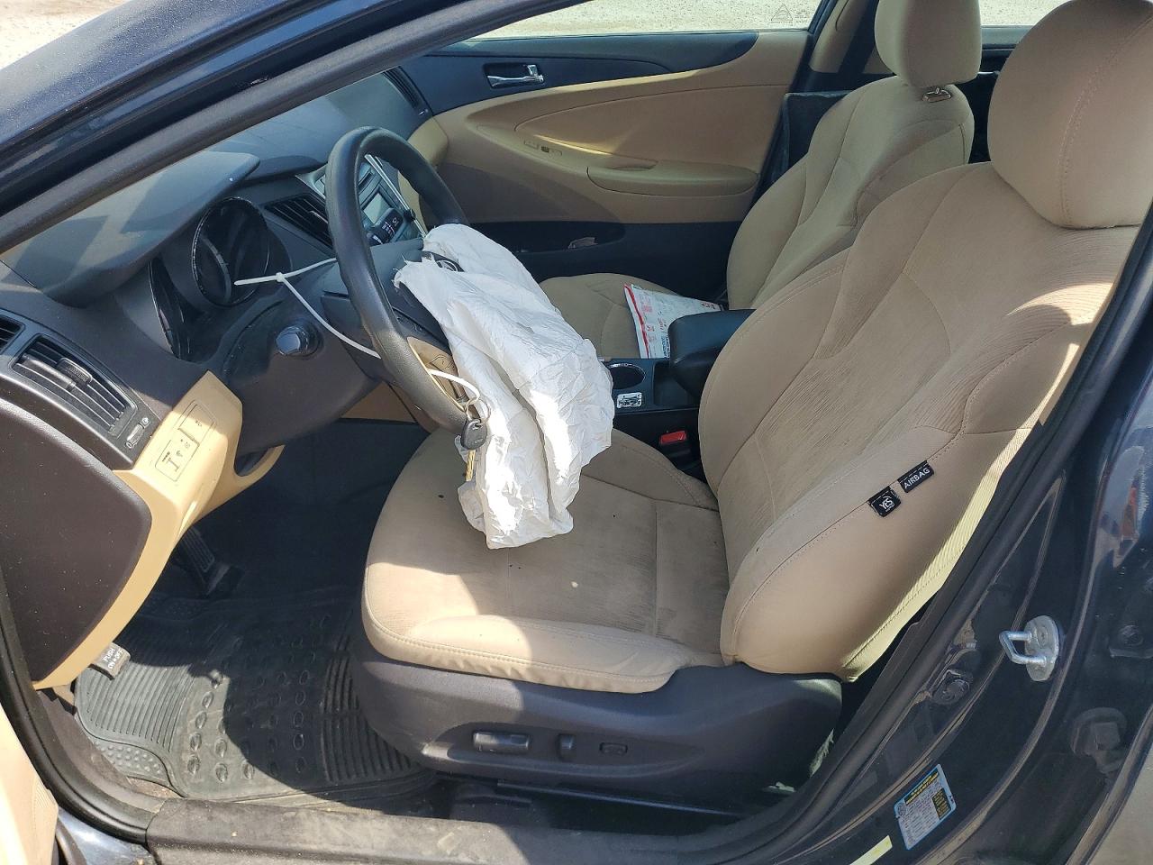 2014 HYUNDAI SONATA GLS photo 13