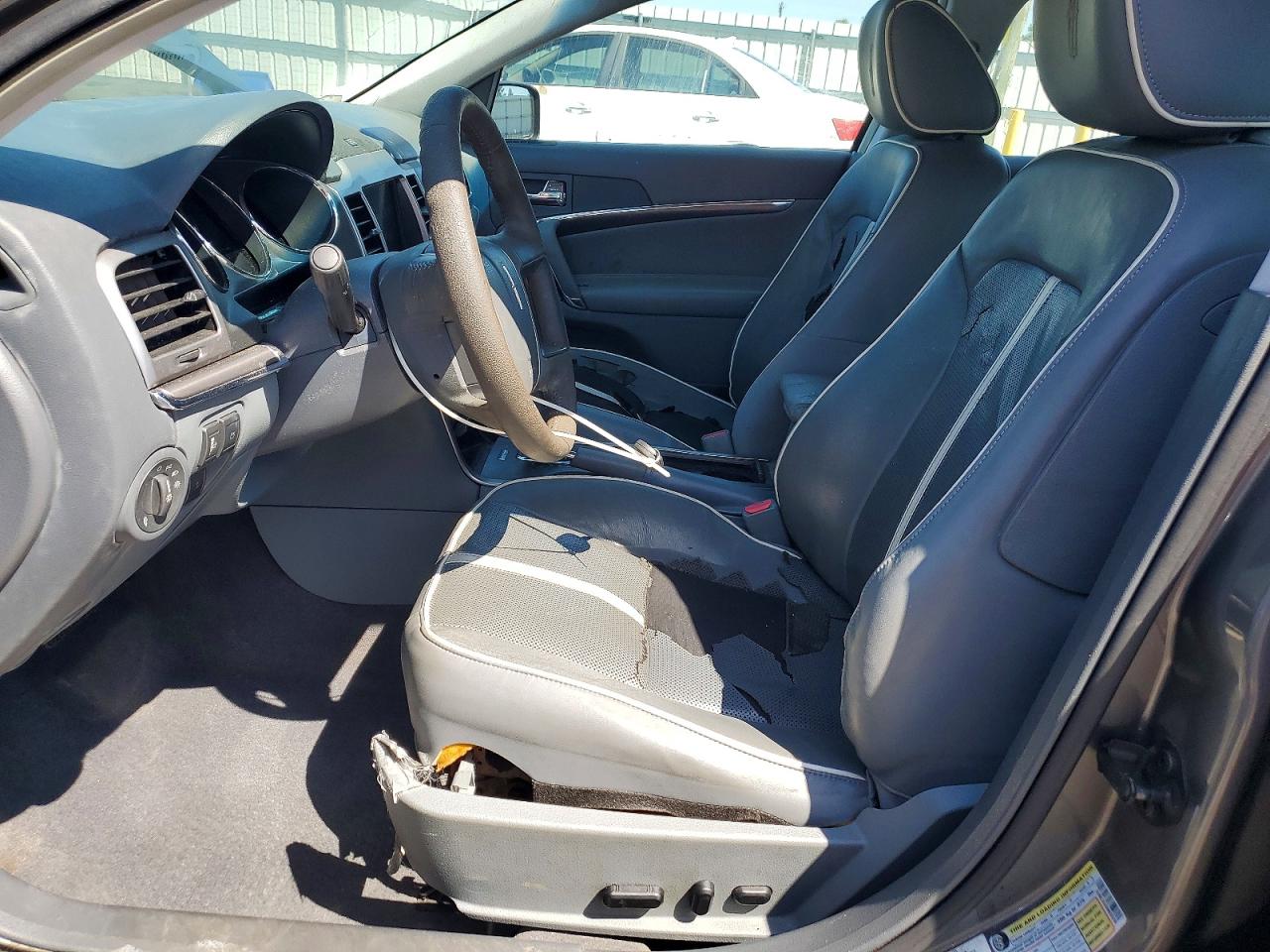 2010 LINCOLN MKZ photo 19