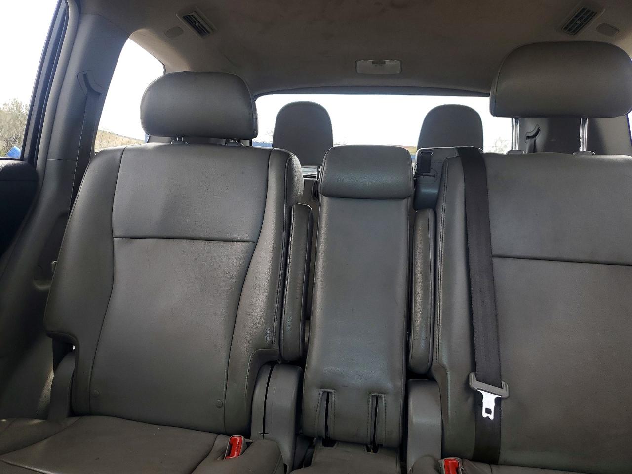 2013 TOYOTA HIGHLANDER SE photo 28