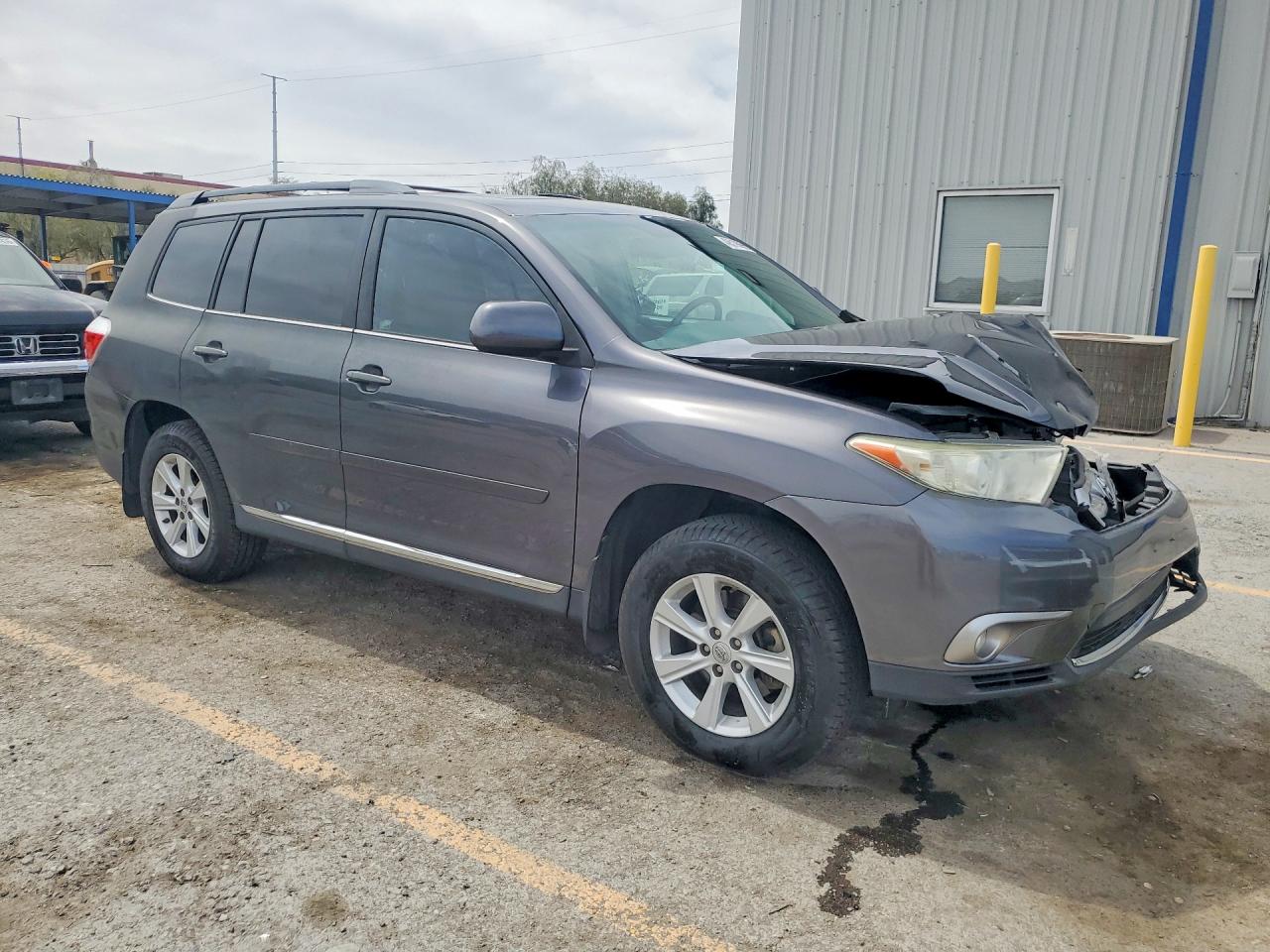 2013 TOYOTA HIGHLANDER SE photo 10