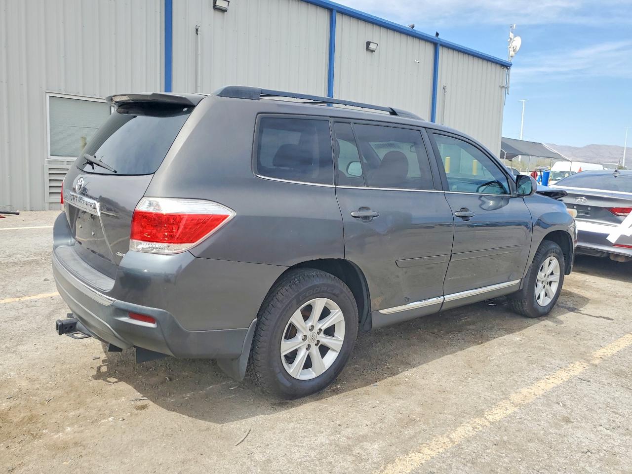2013 TOYOTA HIGHLANDER SE photo 7