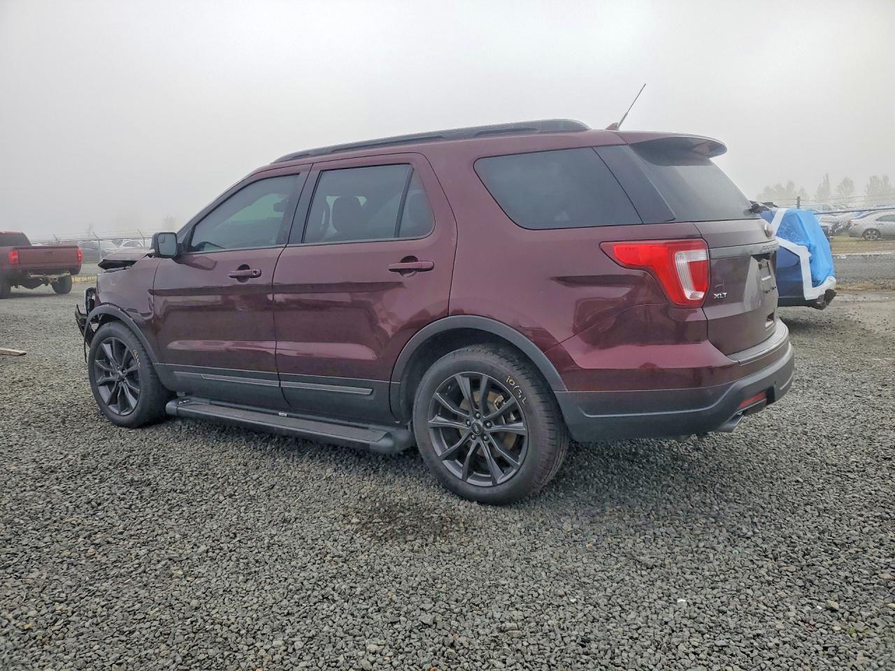 2018 FORD EXPLORER XLT photo 2