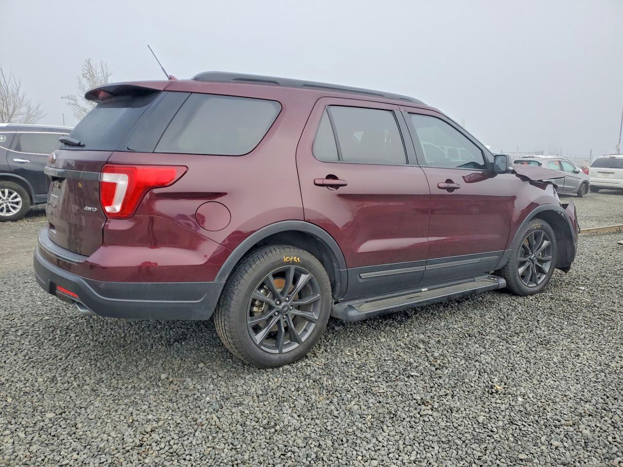 2018 FORD EXPLORER XLT photo 3