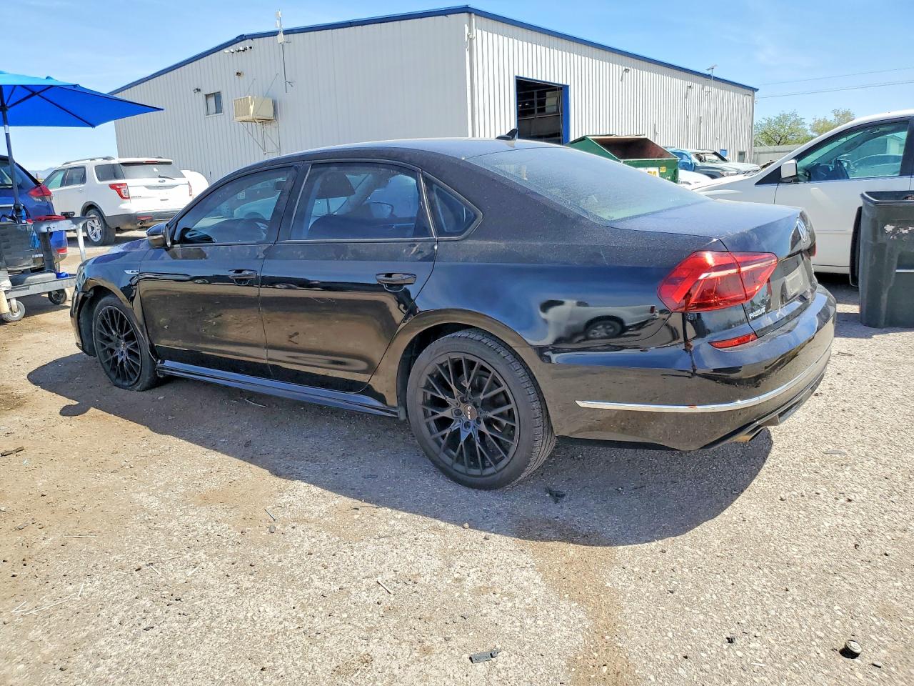 2018 VOLKSWAGEN PASSAT S photo 2