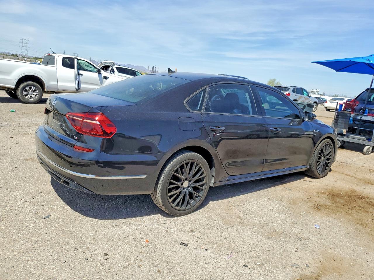 2018 VOLKSWAGEN PASSAT S photo 3