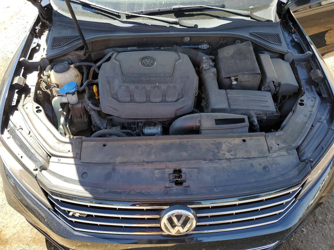 2018 VOLKSWAGEN PASSAT S photo 11