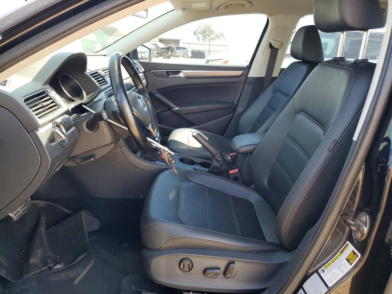 2018 VOLKSWAGEN PASSAT S photo 7