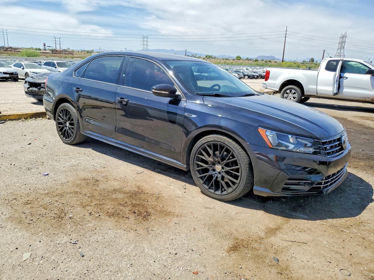 2018 VOLKSWAGEN PASSAT S photo 4
