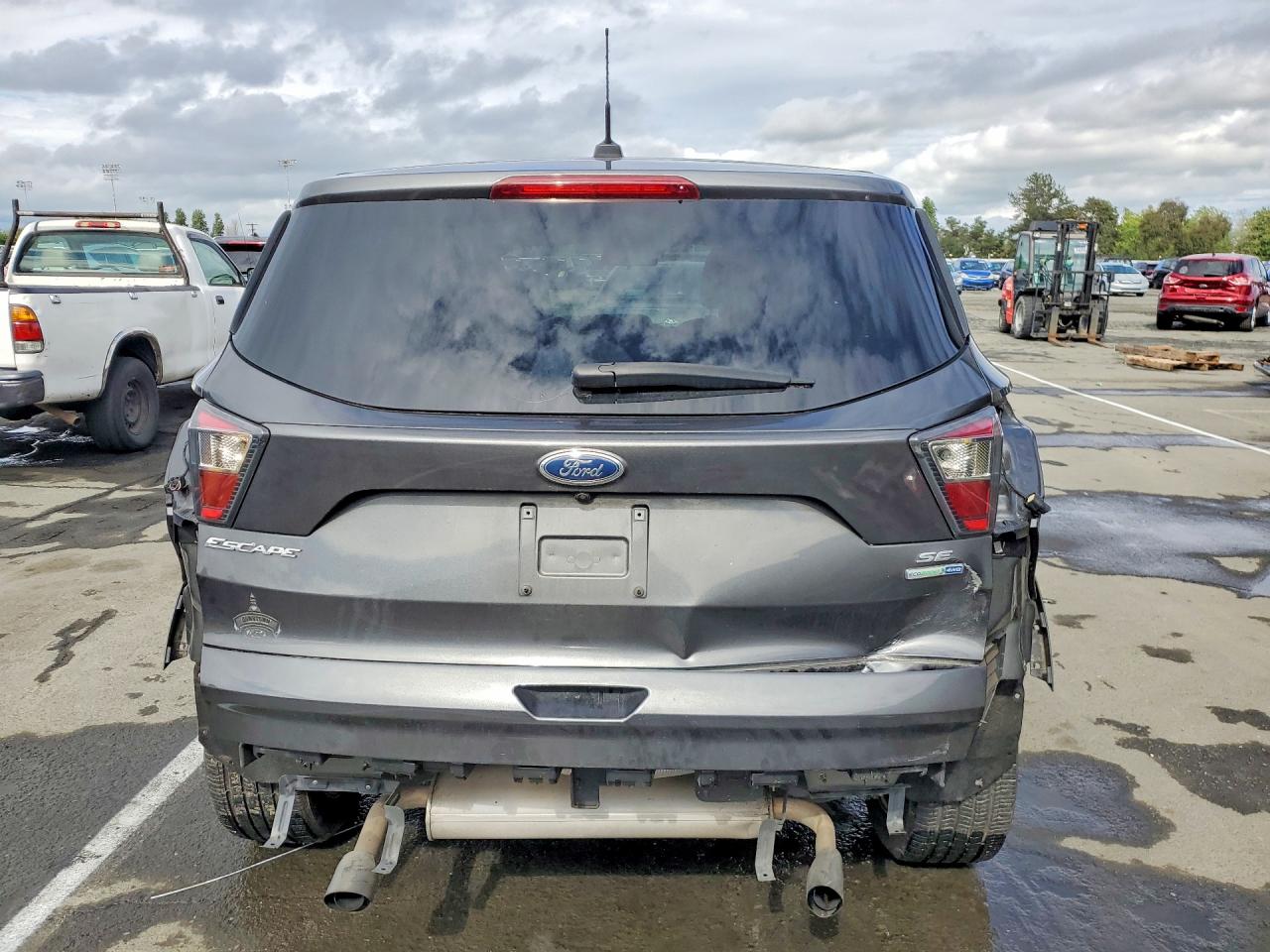 2017 FORD ESCAPE SE photo 11