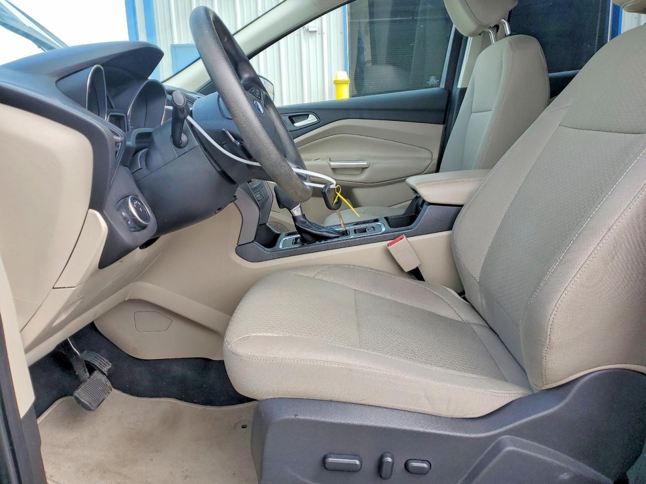 2017 FORD ESCAPE SE photo 13
