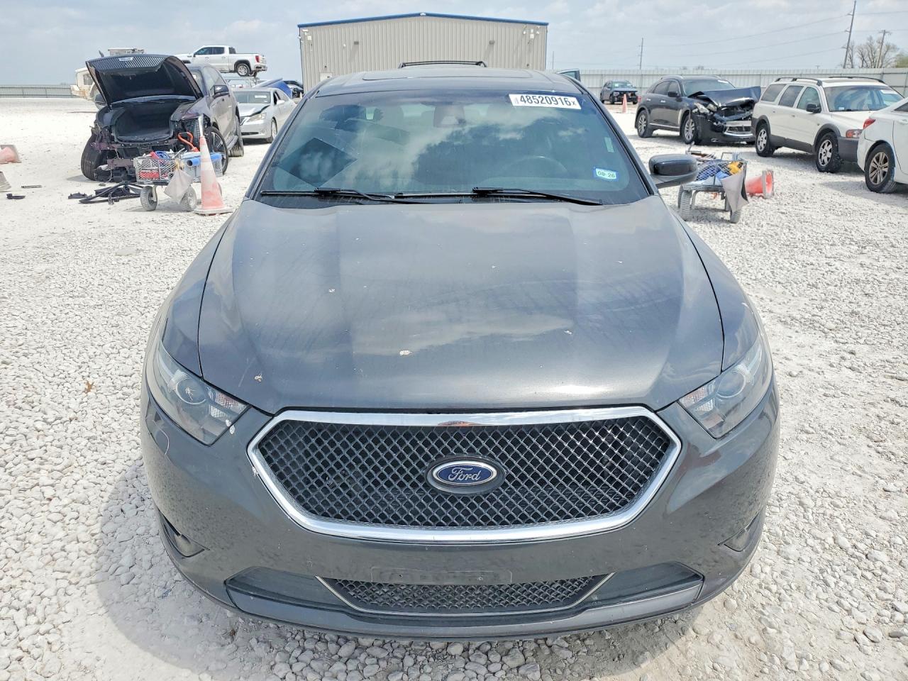 2015 FORD TAURUS photo 9