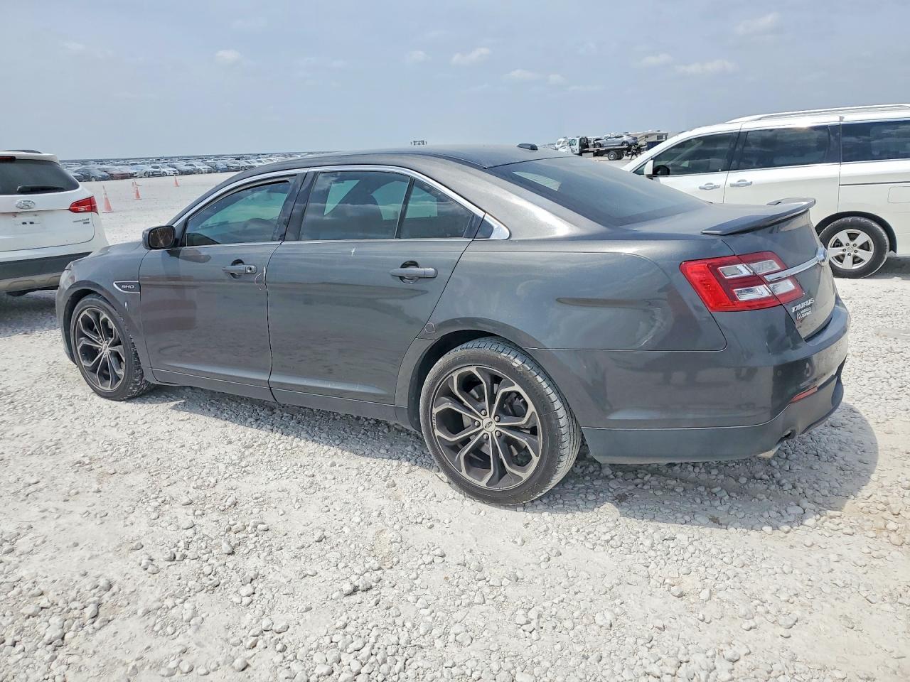 2015 FORD TAURUS photo 3