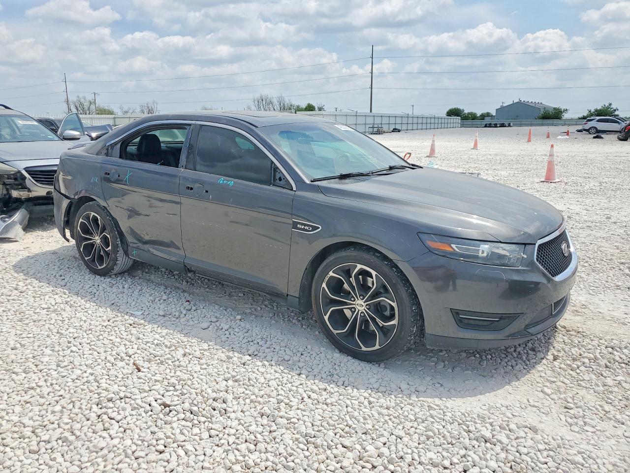 2015 FORD TAURUS photo 7